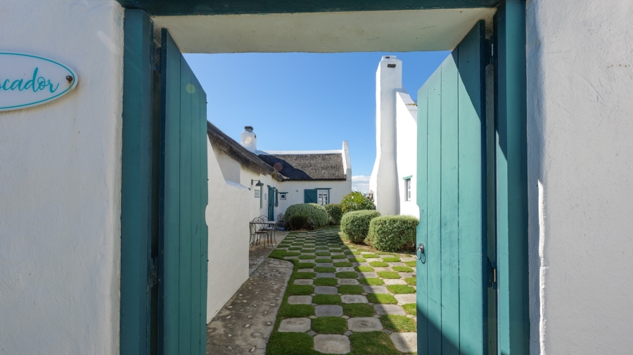 4 Bedroom Property for Sale in Struisbaai Western Cape